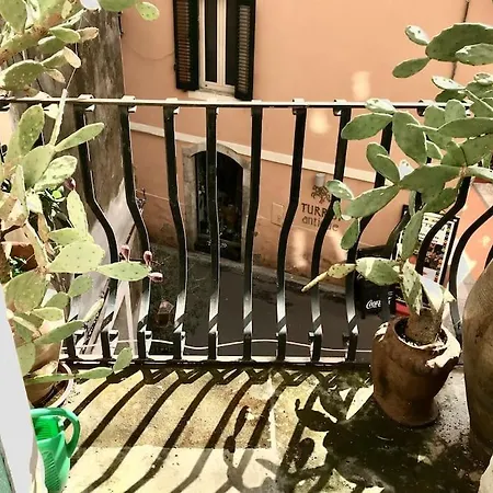 A Due Passi Dal Teatro Taormina