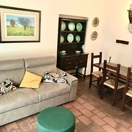 A Due Passi Dal Teatro