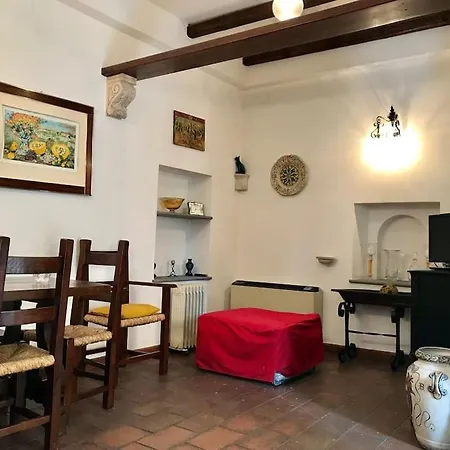 A Due Passi Dal Teatro *