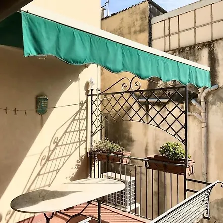 アパート A Due Passi Dal Teatro タオルミーナ