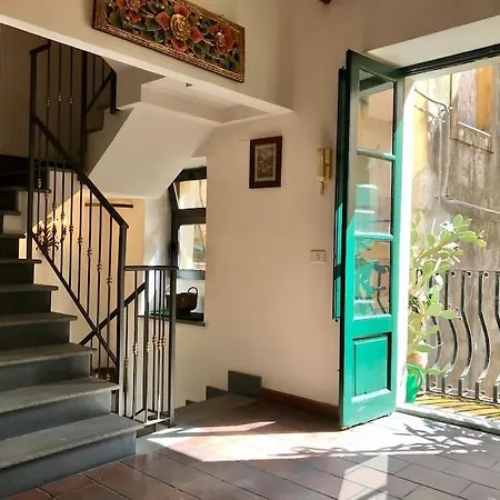 アパート A Due Passi Dal Teatro タオルミーナ