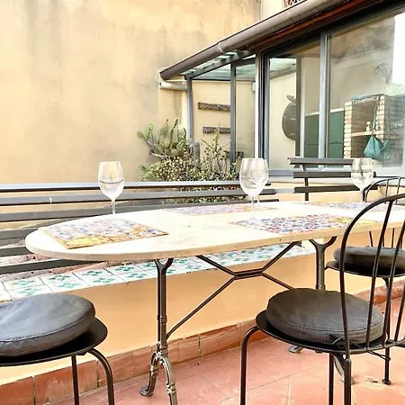 A Due Passi Dal Teatro アパート