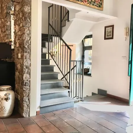 A Due Passi Dal Teatro Appartement *